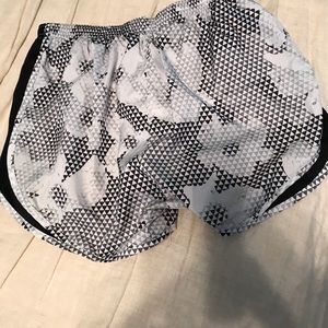 Nike Tempos - medium